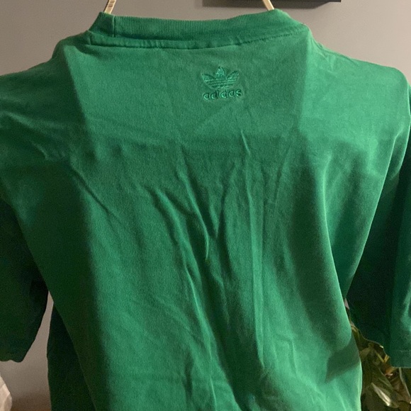 Adidas Originals embroidered logo T shirt ⭐️LIMITED TIME - Picture 4 of 7